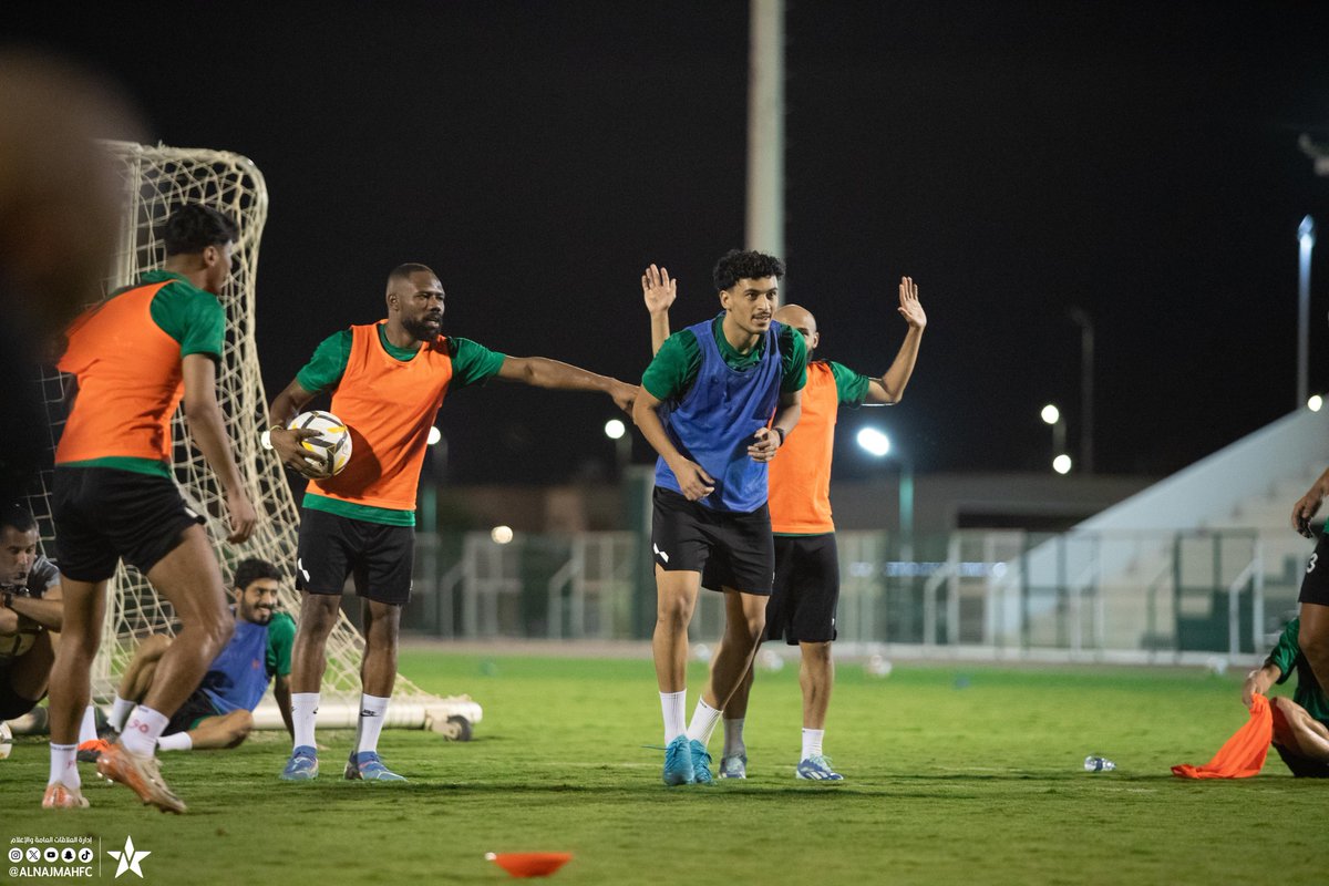 alnajmahfc's tweet photo. تحدي ركلات الترجيح 🔥

تشتيت 🫨
وتشجيع👏

توقعاتكم مين فاز ؟!🥇 https://t.co/ymGta4cqwn