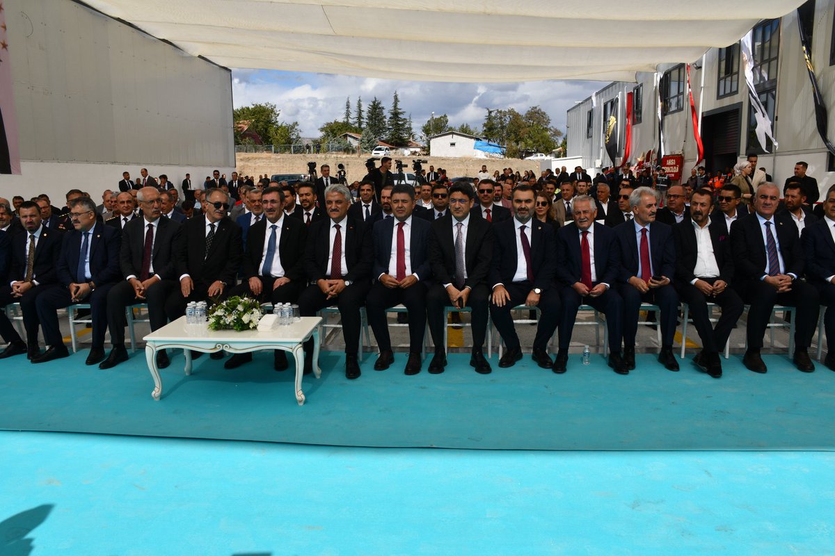 Bugün Kırıkkale ili sınırları içerisinde, Sn.Yılmaz Beykondu ve Mehmet Beykondu’ya ait(baba-oğul) AYKAL Demiryolu yapım-bakım-onarım fabrikasının açılışında bulunduk. Ülkemiz ekonomisine ciddi katkı sağlayacak olan bu fabrikanın hayırlı olmasını diler emeği geçen herkese teşekkür