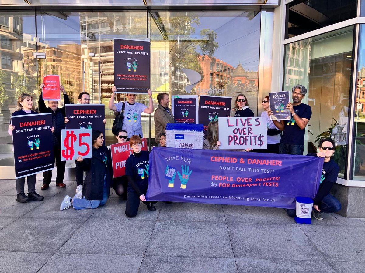 MSF Access Campaign (@msf_access) on Twitter photo Over 206K people have spoken up, demanding <a href="/DanaherCorp/">Danaher Corporation</a> & <a href="/CepheidNews/">Cepheid</a> stop profiteering off lifesaving tests for #TB, #HIV, #hepatitis & more.
Today we went to deliver these petition signatures to Danaher's doorstep, but they refused to accept them. 🤷🏽♀️
msfaccess.org/time-5-campaig… Over 206K people have spoken up, demanding <a href="/DanaherCorp/">Danaher Corporation</a> & <a href="/CepheidNews/">Cepheid</a> stop profiteering off lifesaving tests for #TB, #HIV, #hepatitis & more.
Today we went to deliver these petition signatures to Danaher's doorstep, but they refused to accept them. 🤷🏽♀️
msfaccess.org/time-5-campaig…