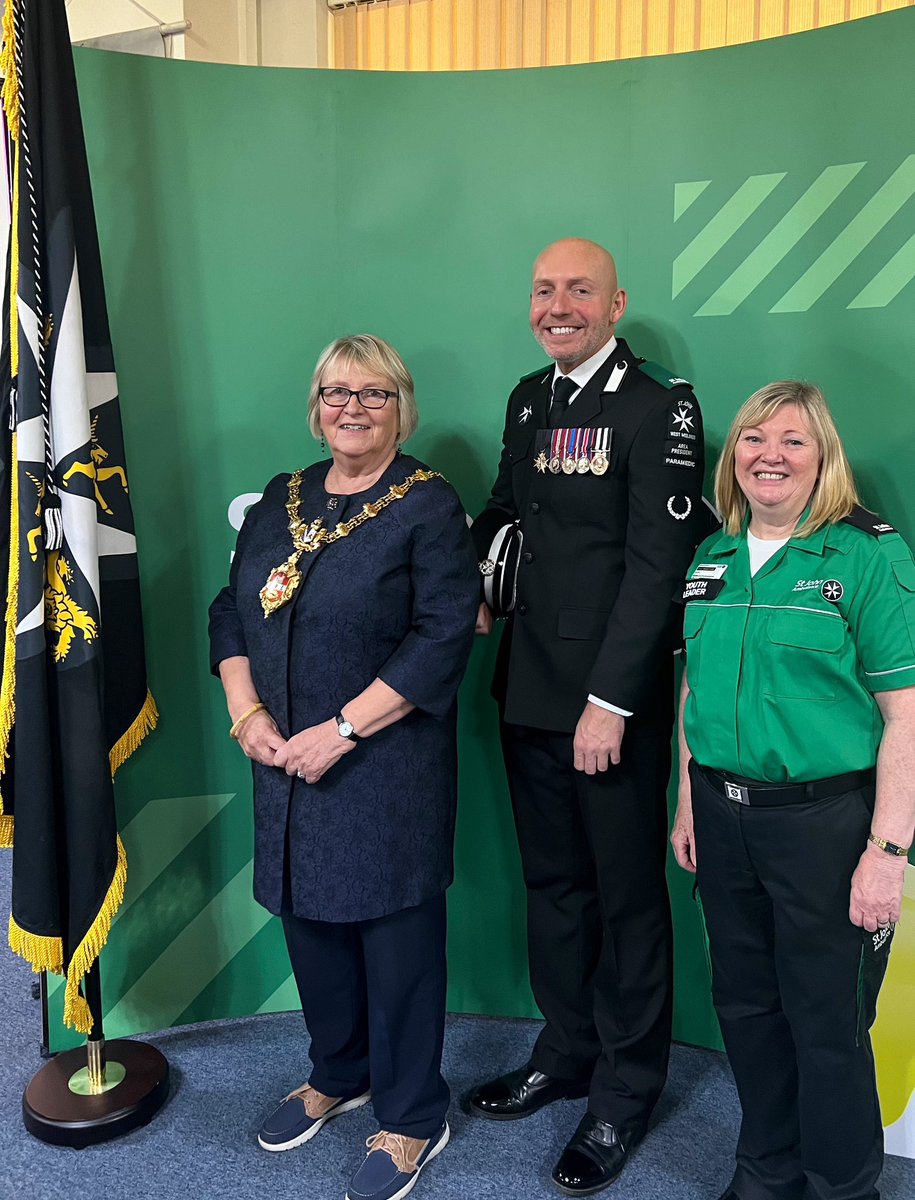 Adam Aston 🌹🚑 (@cllr_aston) on Twitter photo A wonderful evening celebrating the achievements of <a href="/stjohnambulance/">St John Ambulance England</a> Badgers at Sedgley & Upper Gornal.
Our personal thanks to our wonderful Mayor Councillor <a href="/BillsHilary/">Hilary Bills</a> & Consort John for joining us to present awards and making the evening so special for our young folk. 💚 A wonderful evening celebrating the achievements of <a href="/stjohnambulance/">St John Ambulance England</a> Badgers at Sedgley & Upper Gornal.
Our personal thanks to our wonderful Mayor Councillor <a href="/BillsHilary/">Hilary Bills</a> & Consort John for joining us to present awards and making the evening so special for our young folk. 💚
