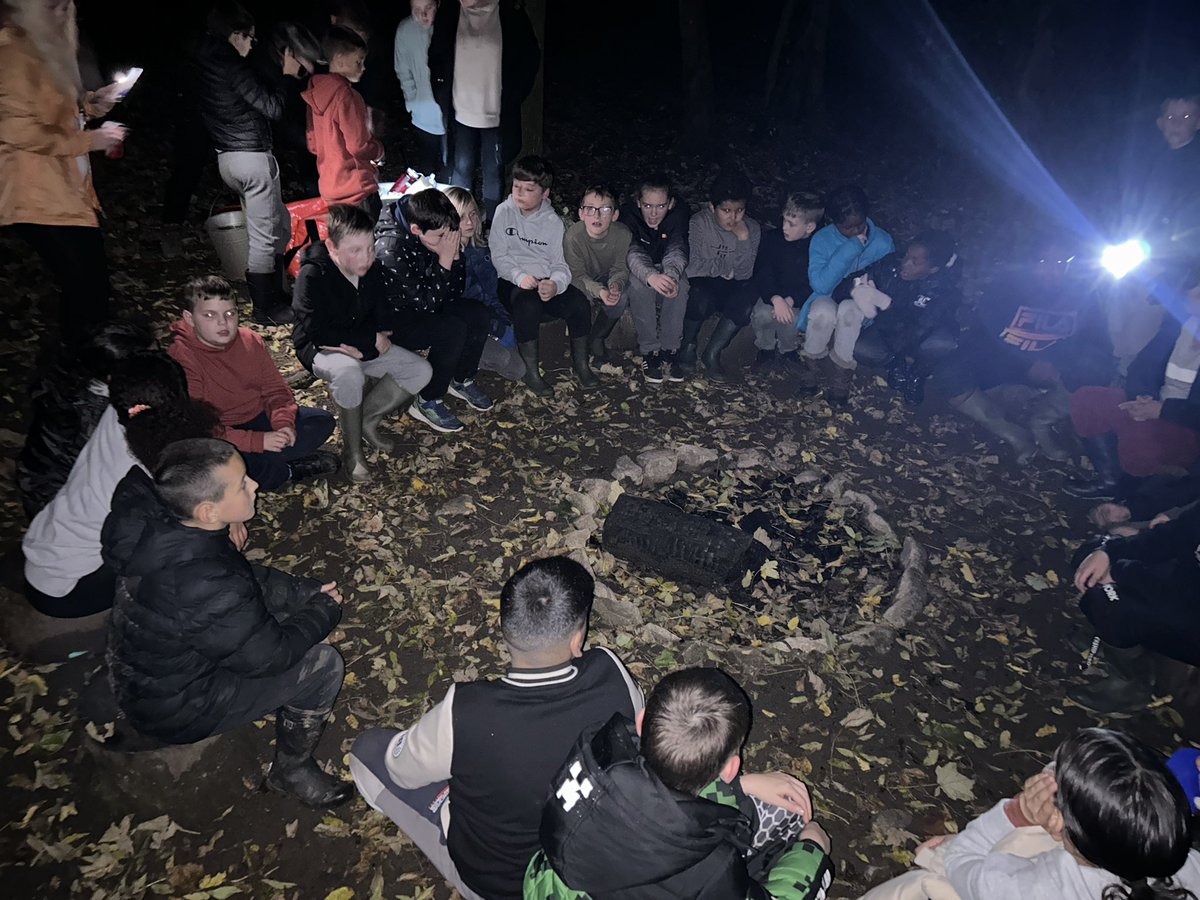 HBMissMoran's tweet photo. Campfire 🔥 @HartleyBrookPri https://t.co/2zeEFoMuQk