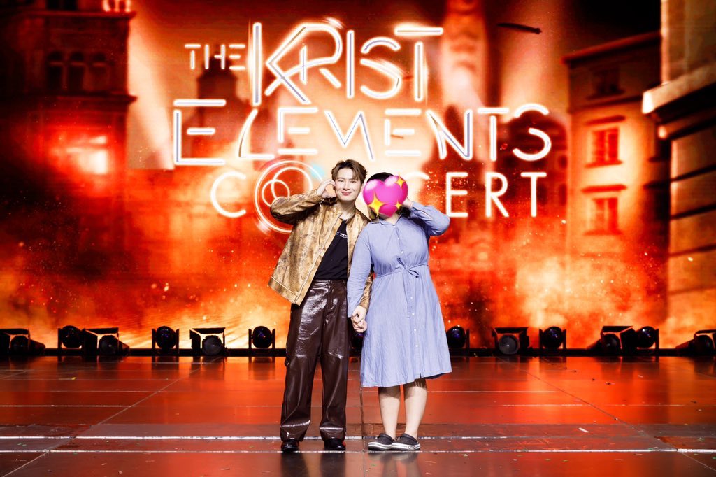 ขอให้คริสมีความสุขมากๆนะ สุขภาพร่างกายแข็งแรง คิดสิ่งใดก็ขอให้สมความปรารถนา คิดถึงน้า 🎂🐢

เจอล่าสุดก็น่าจะงานนี้ ช่วง 2-3 ปีนี้ คือตามน้อยลงมากๆ ปีนี้ก็คือยังไม่ได้เจอกันเลย ด้วยหน้าที่การงาน การใช้ชีวิตของเราด้วย อวยพรมา 8 ปีหละนะ ❤️ 

<a href="/kristtps/">คุณพี⛅💛</a> 
#Krist29thBD 
#KristPerawat