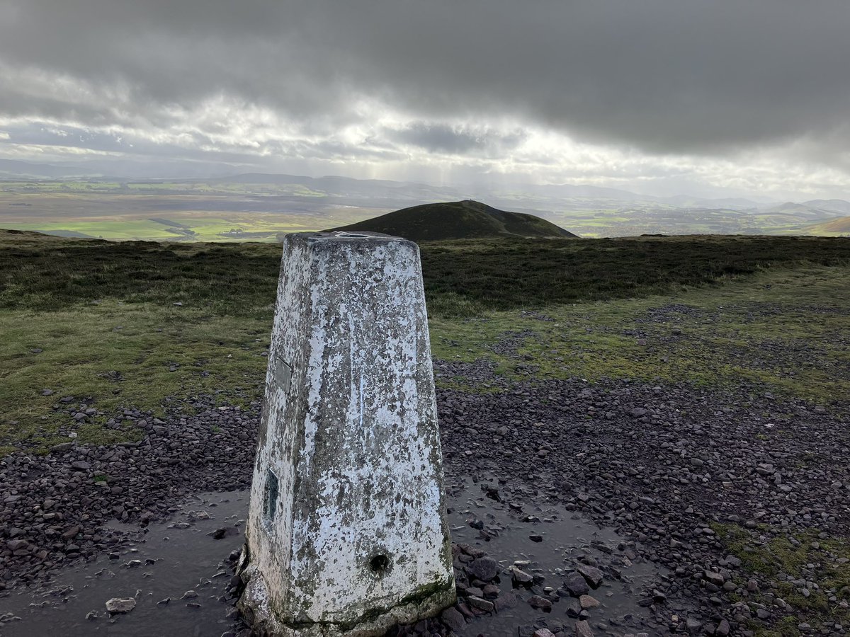 iancampbell251's tweet image. My last 3 to complete Edinburgh and Lothian #trigpoints 
69 Balleny
70 Scald Law
71  #allermuir .. where all my challenges end . Thanks to everyone who helped with this .. 🤓