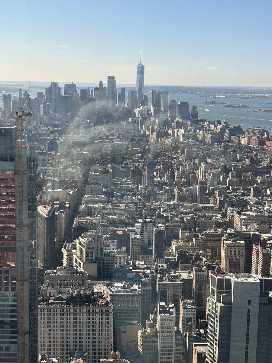 MrLynn11's tweet image. I’m sure we passed you on the Brooklyn Bridge lol 😂 

#NYC #octoberbreak 🍎