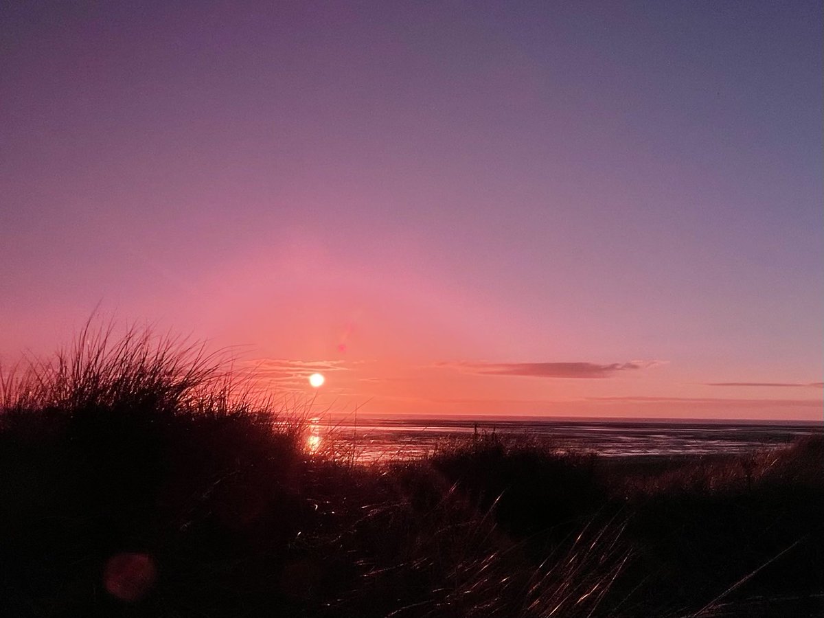joej39's tweet photo. Sunset enjoying a little fun with filter life at Lytham Saint Anne’s Lancashire 17/10/24 https://t.co/2I4Lps7BFl