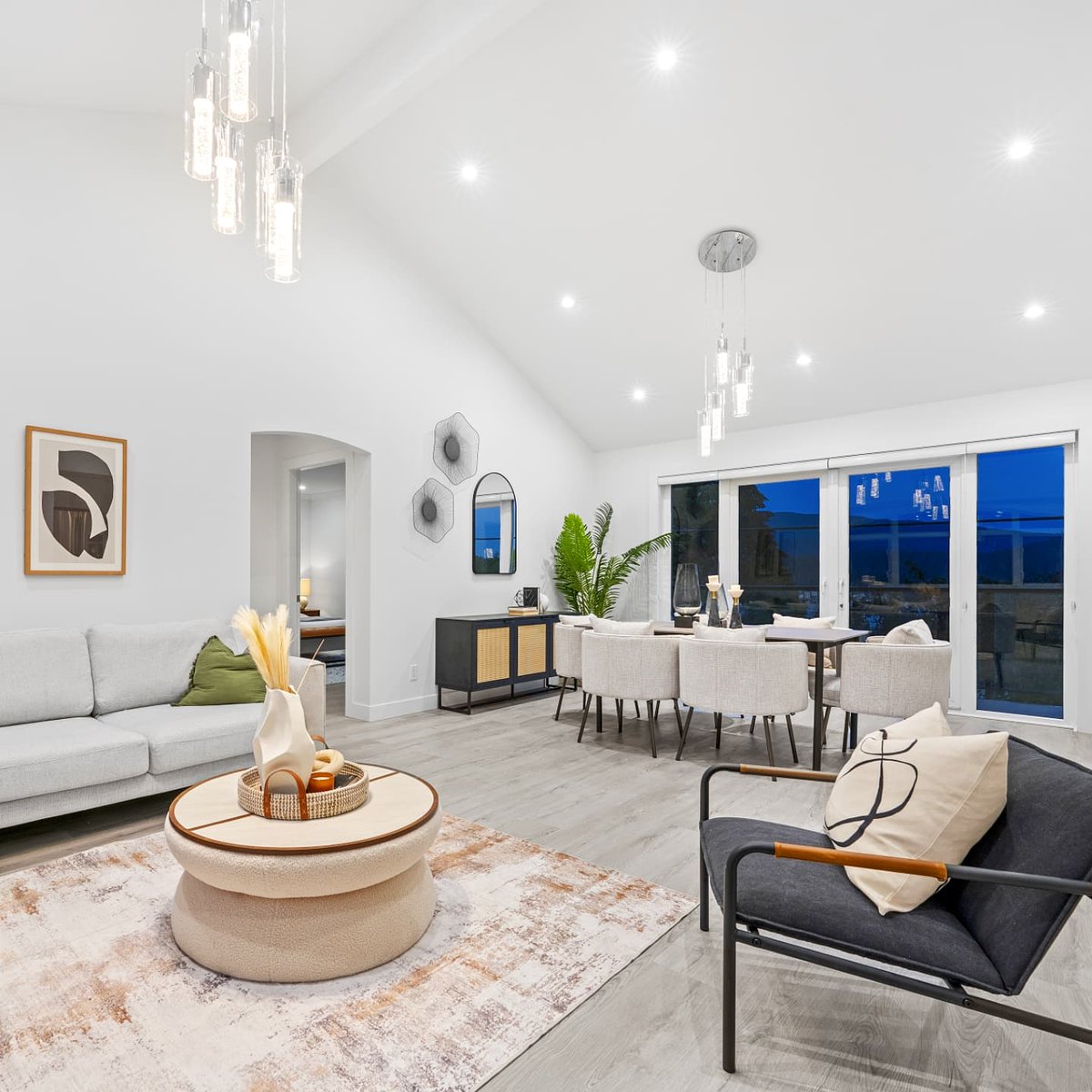 AlanCalimbas's tweet photo. JUST LISTED!!!
🎈🎈🎈
4254 Caddy Road, North Vancouver
$2,399,900
3,105 sq ft Living Area
8,406 sq ft Lot

PHENOMENAL WATER &amp; MOUNTAIN VIEWS! Taken to the studs; this home was beautifully renovated, framing your picture-perfect views! https://t.co/wJWTjcq7Sx