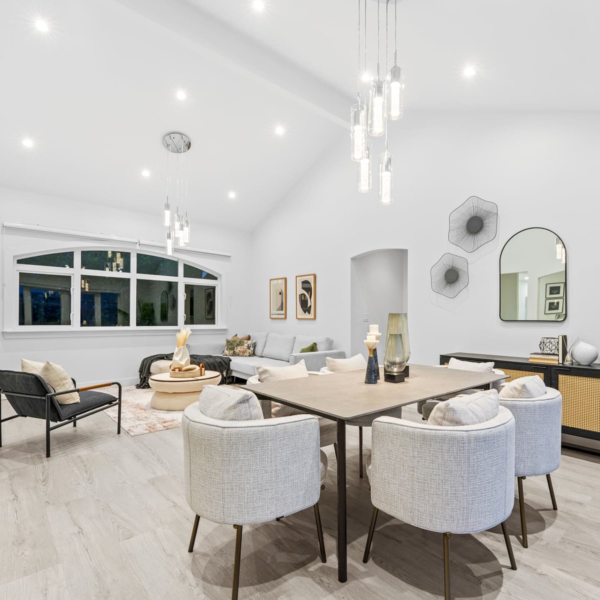 AlanCalimbas's tweet photo. JUST LISTED!!!
🎈🎈🎈
4254 Caddy Road, North Vancouver
$2,399,900
3,105 sq ft Living Area
8,406 sq ft Lot

PHENOMENAL WATER &amp; MOUNTAIN VIEWS! Taken to the studs; this home was beautifully renovated, framing your picture-perfect views! https://t.co/wJWTjcq7Sx