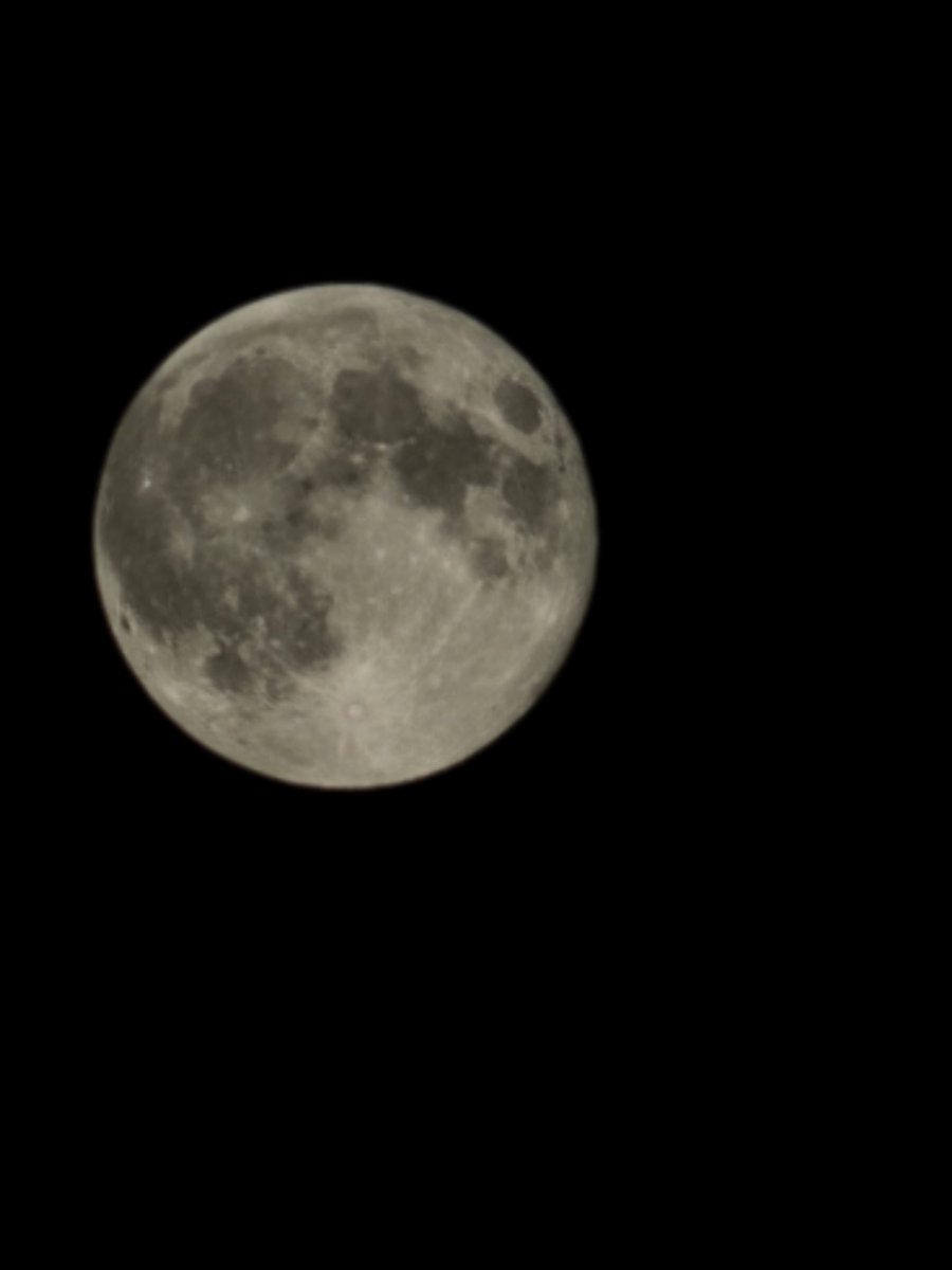 rywilson12's tweet photo. Full moon 17/10/2024 https://t.co/G1zGMu6CZI