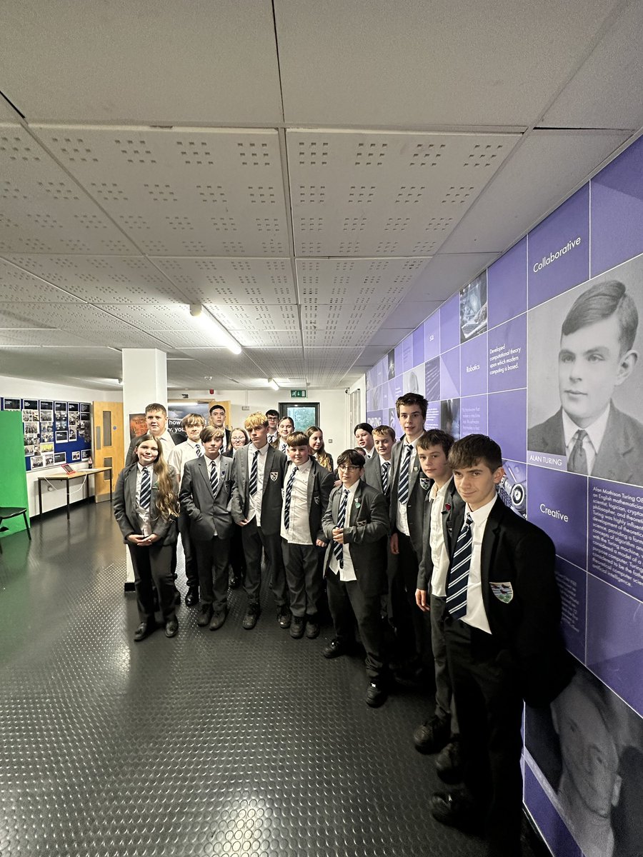 ygs_computing's tweet image. So proud of all of the amazing pupils who supported our Computing AoLE at Open Evening last night. Thank you all for displaying our Greenhill values so well and inspiring future pupils in all things digital 🤖 😊 🤖 😊 @YsgolGreenhill #TeamGreenhill