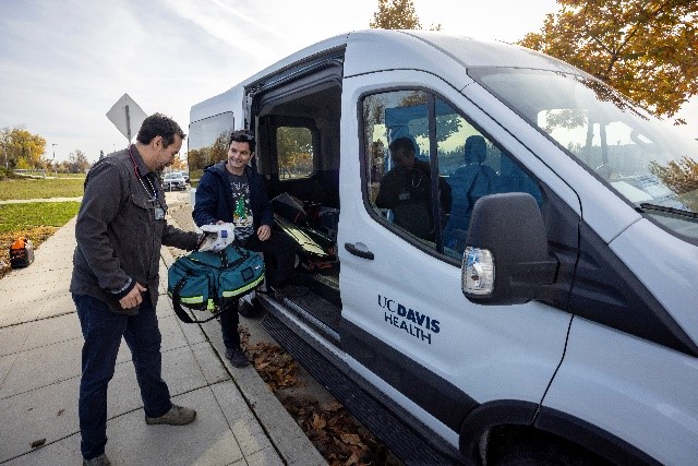 UCDavis_Nursing's tweet photo. We are at 54% of our $5,000 goal for our Nurse-Led Mobile Clinic. Support us so we can take care of patients where they are. Our focus is on people who are unhoused, refugees, from low socioeconomic circumstances, or unaccompanied children. Every gift makes a difference. https://t.co/oSoQDoO3HC