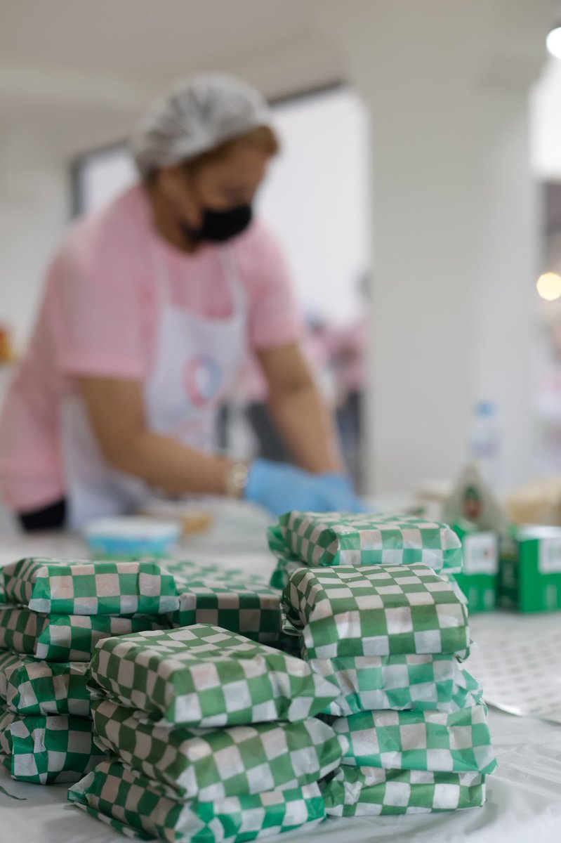 Parque Omar - Panamá (@parqueomarpma) on Twitter photo Ayer fue un día lleno de energía y solidaridad, empezando con una mañana de mucho trabajo en la que preparamos más de 850 sandwiches que luego fueron entregados a los pacientes y sus acompañantes del <a href="/ioncologico/">Instituto Oncológico</a> Ayer fue un día lleno de energía y solidaridad, empezando con una mañana de mucho trabajo en la que preparamos más de 850 sandwiches que luego fueron entregados a los pacientes y sus acompañantes del <a href="/ioncologico/">Instituto Oncológico</a>