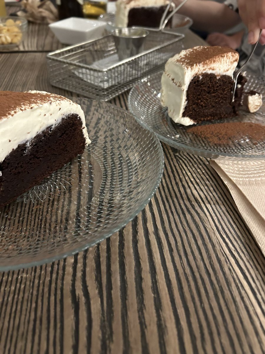 AnaOramix tweet media