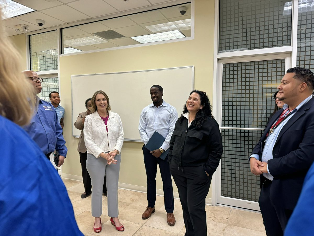 SBAIsabel's tweet image. When hurricanes Helene and Milton hit, @SBAgov and our resource partners quickly mobilized. Thank you to the team at the Business Recovery Center in Tampa for helping businesses rebuild.

Find a Business Recovery Center near you: sba.gov/funding-progra…