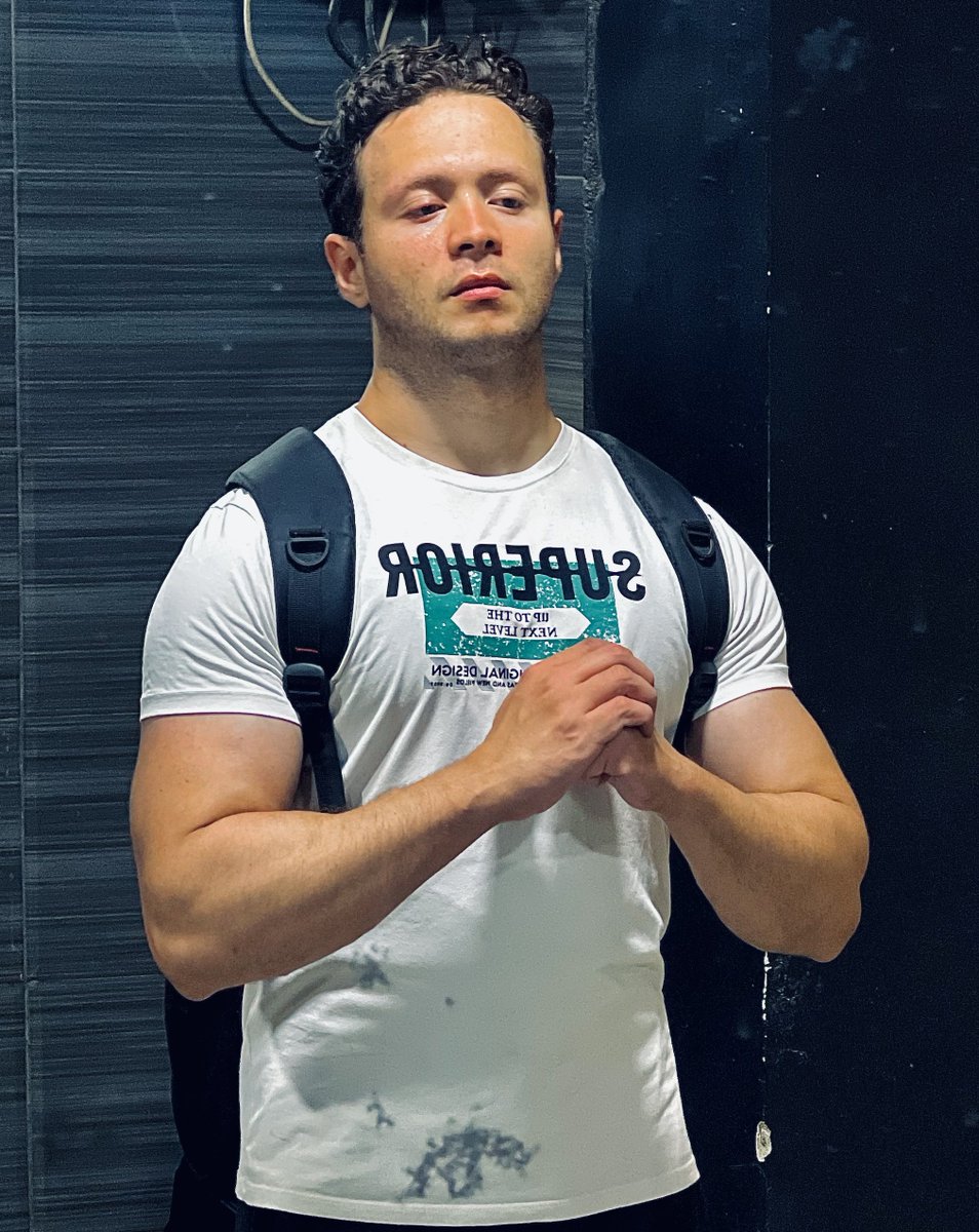 It’s gym time😉🤍🤍