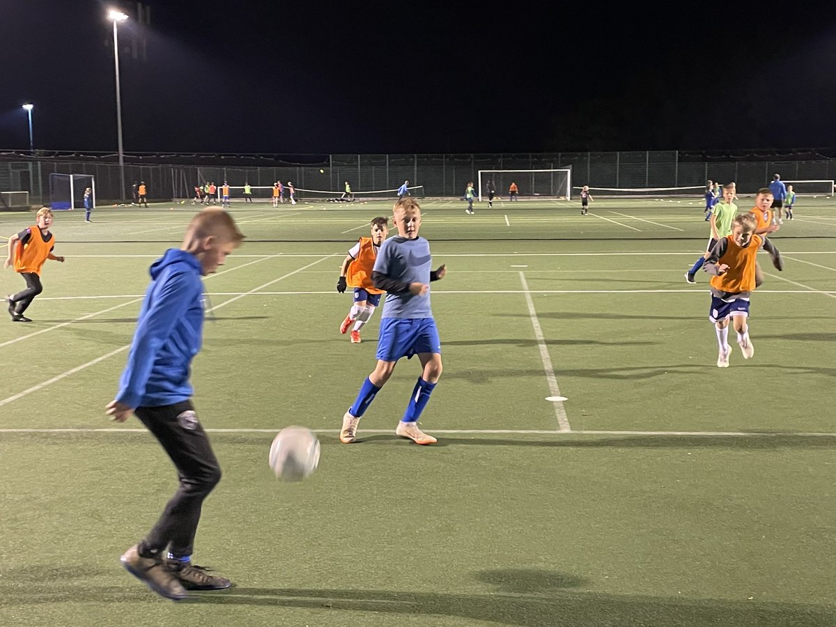 Busy night at training under the floodlights for our Under 11 Lionesses and Under 12’s &amp; 15’s boys teams.
⚽️⚽️⚽️