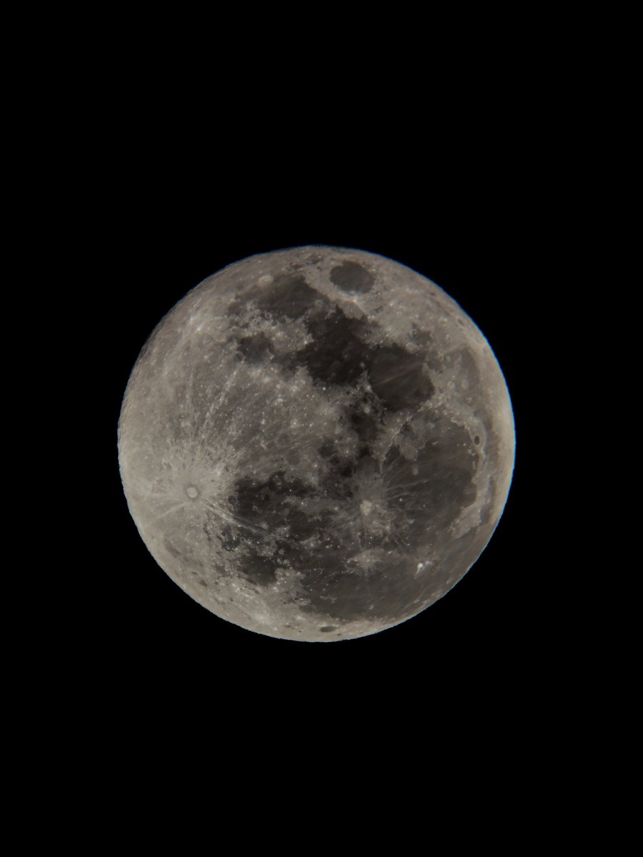 j0dar_'s tweet photo. Moon from Spain!! Taken through Celestron C90!
#esa #moon #astrophotography https://t.co/oXNsG1ORzV