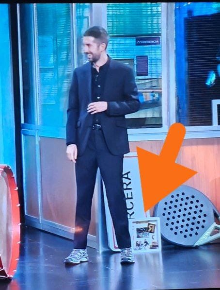 vickymarin0's tweet photo. @LaRevuelta_TVE @davidbroncano quería daros las gracias por mostrar esto en el programa de hoy. ❤️❤️❤️

Mi madre @nuriafemina lo hizo con muchísima ilusión y super detallado.

La felicidad que le ha dado verlo en la tele no tiene precio✨❤️‍🩹 https://t.co/Ime6lVBvEC