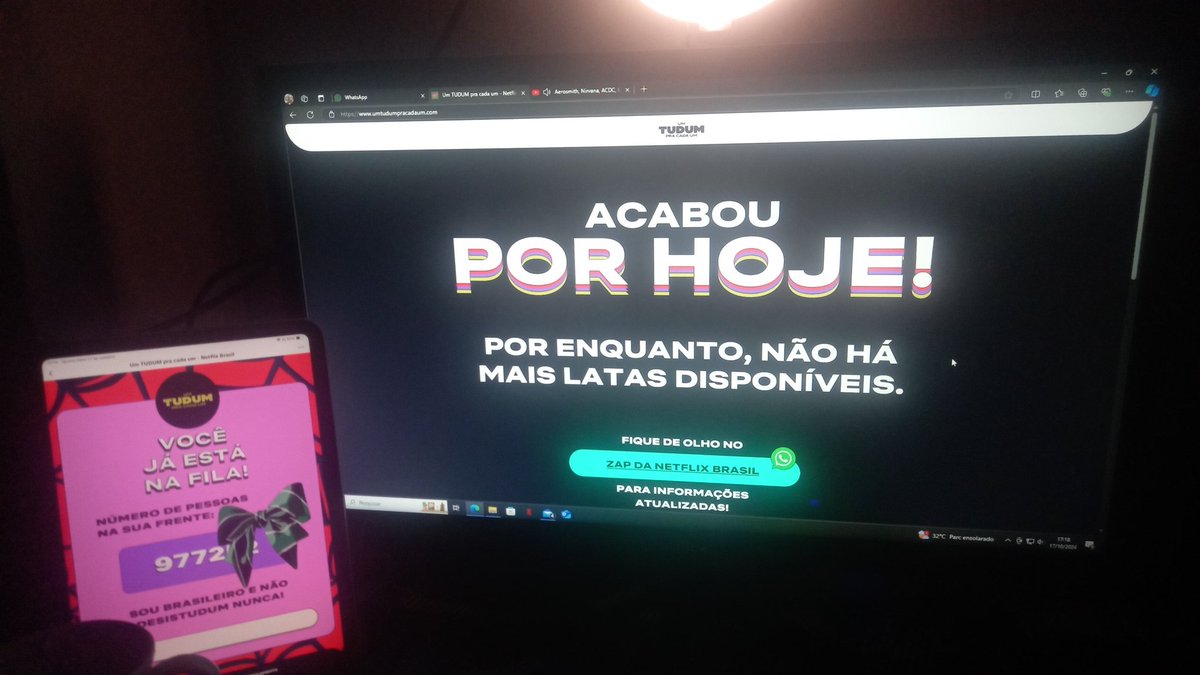 May_Barbie_'s tweet photo. Meu PC estava na fila com a numeração 27 mil e não conseguiu aguardar meu IPAD ter mais sorte. Kkkk #Netflix #tumdumnetflix https://t.co/LIAcloQbaP