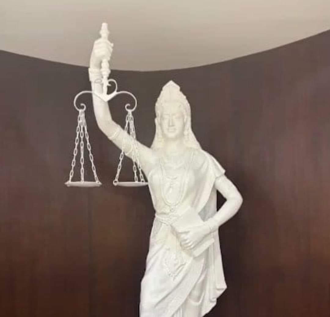 sujeetranjan's tweet photo. The newly unveiled Lady Justice statue at India's Supreme Court symbolizes a shift from colonial traditions to modern values, emphasizing constitutional justice, awareness &amp; inclusivity. With open eyes and a Constitution replacing the sword, it marks a significant transformation https://t.co/celpfHw4JI