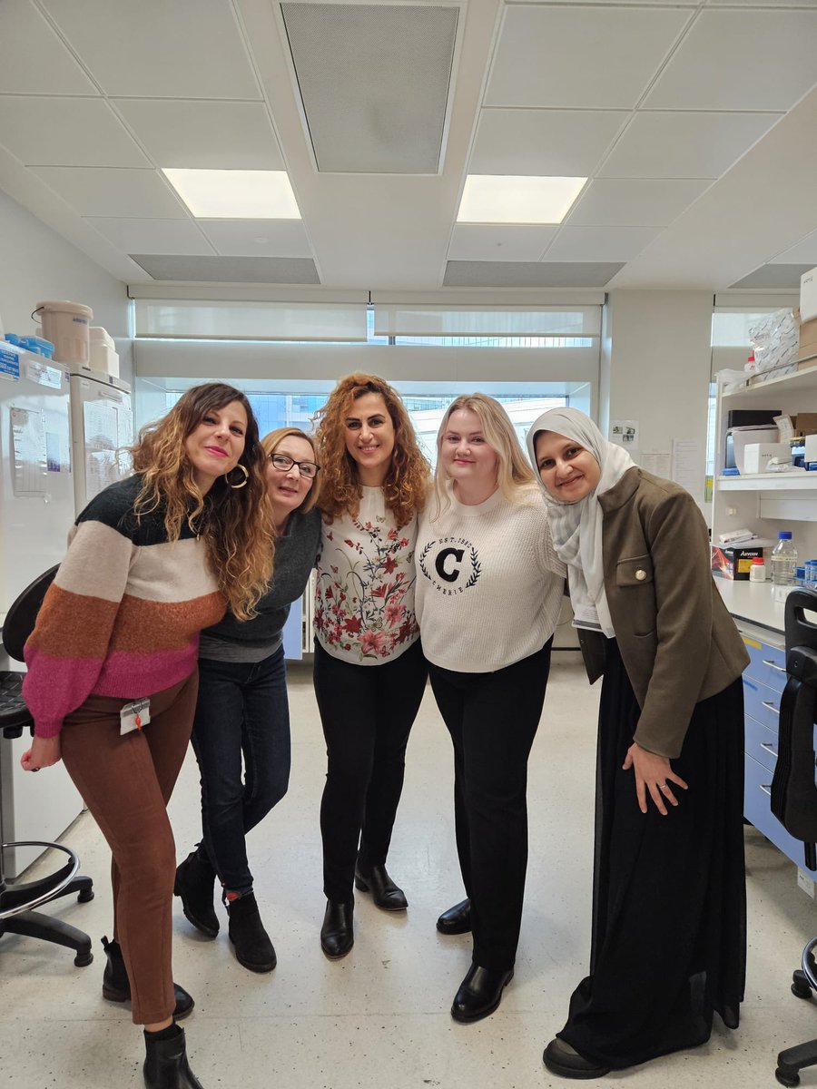 Julie Rayes tweet media