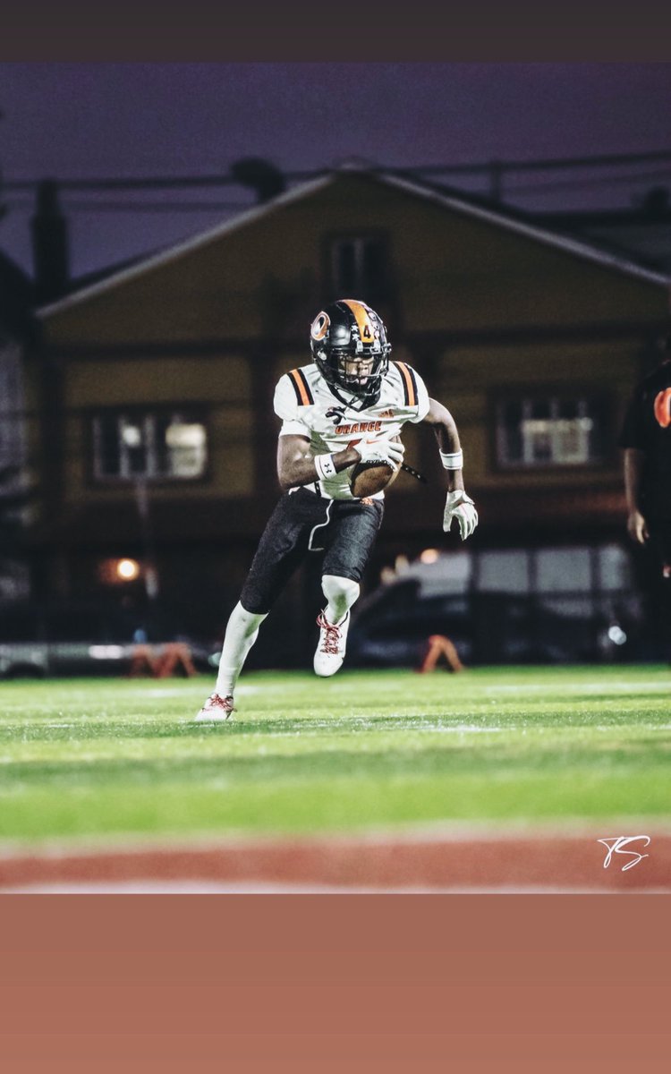 hudl.com/v/2Q7mCz
Midseason Highlights 
30 Receptions 
370 Yards 
5 Touchdowns