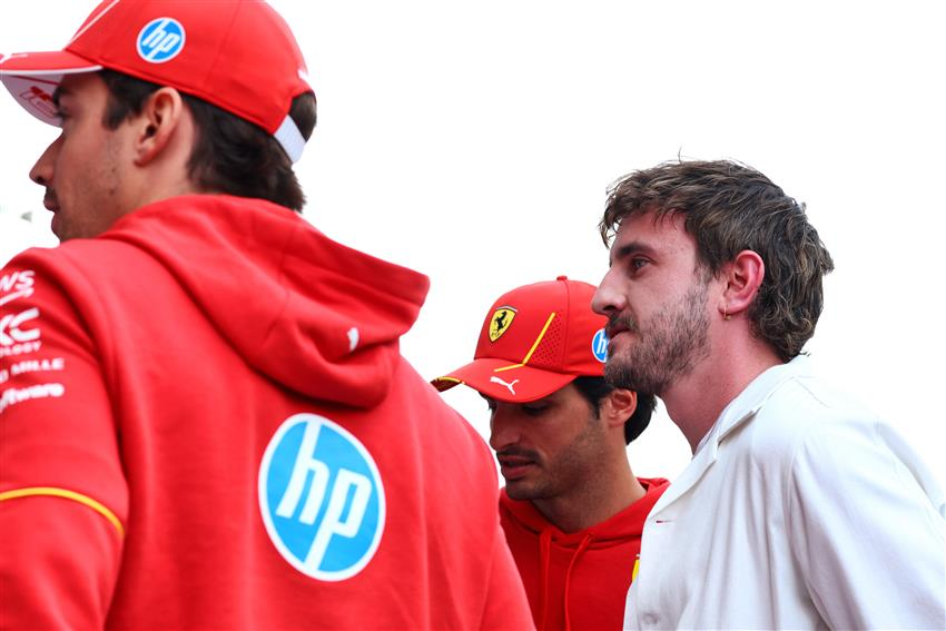 paulmescalfiles's tweet photo. Paul Mescal with Carlos Sainz and Charles Leclerc! 

📸 James Moy https://t.co/D1QeQisAeq