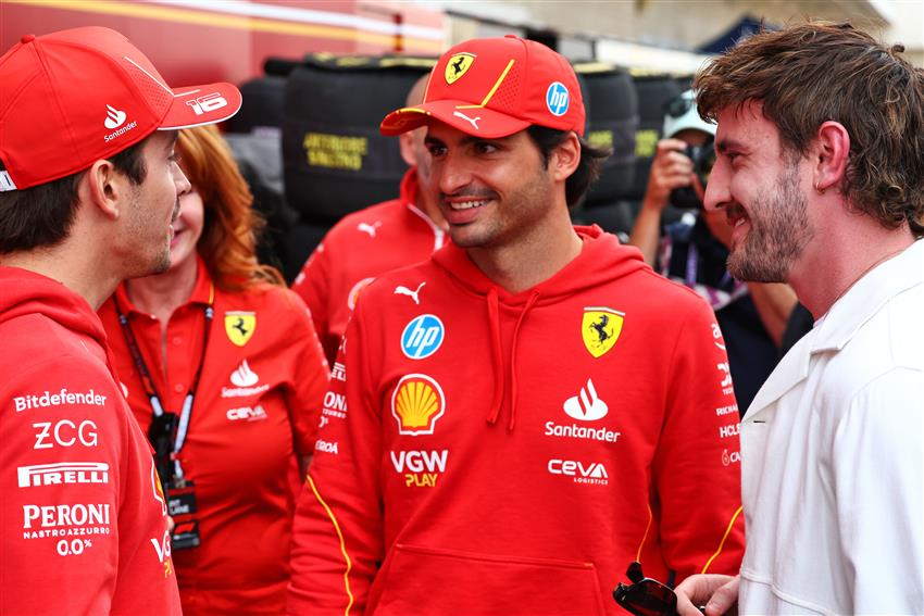 paulmescalfiles's tweet photo. Paul Mescal with Carlos Sainz and Charles Leclerc! 

📸 James Moy https://t.co/D1QeQisAeq