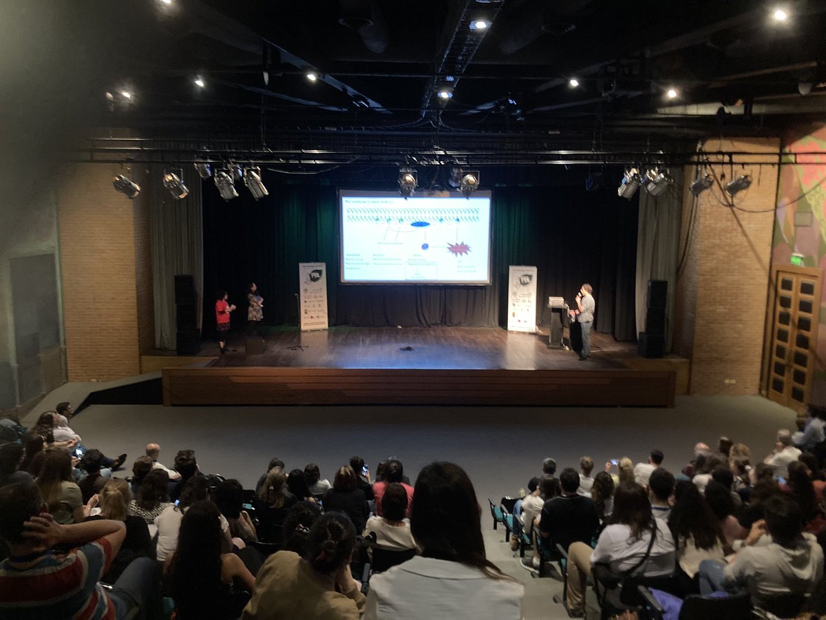 NicoEBlanco's tweet photo. 12 great #flashtalks @PBLseries #signofhope an enthusiastic #ECRs generation #phdlife #Postdocs CONGRATS TO ALL!!! https://t.co/gy5qiStg1v