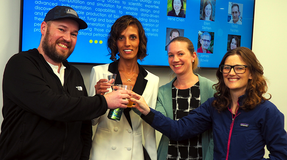 UCLA Chem & Biochem (@uclachem) on Twitter photo We recently celebrated the promotions of Profs. Alex Spokoyny <a href="/organomimetic/">Alex Spokoyny</a>, Pri Narang <a href="/NarangLab/">NarangLab</a>, Ellen Sletten <a href="/EllenSletten/">Ellen Sletten</a> & Keriann Backus <a href="/Keribackus/">Keriann Backus</a>! Congratulations to them all! 🥳chemistry.ucla.edu/news/celebrati… We recently celebrated the promotions of Profs. Alex Spokoyny <a href="/organomimetic/">Alex Spokoyny</a>, Pri Narang <a href="/NarangLab/">NarangLab</a>, Ellen Sletten <a href="/EllenSletten/">Ellen Sletten</a> & Keriann Backus <a href="/Keribackus/">Keriann Backus</a>! Congratulations to them all! 🥳chemistry.ucla.edu/news/celebrati…