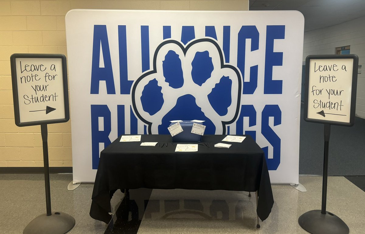 AnitaJamesAP's tweet photo. AHS Parents/Guardians come to conferences, visit teachers and leave a note or well wish for your student(s) before you leave! #AllianceBulldogs https://t.co/7GImZ58Zuk