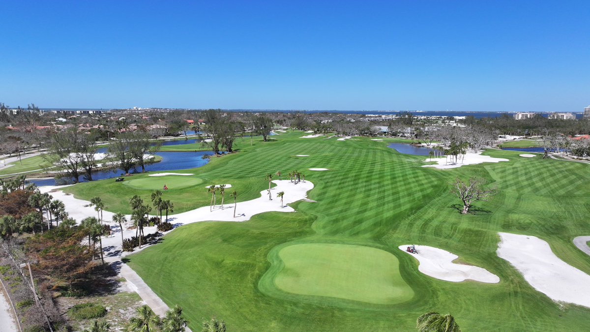kearnsnk's tweet photo. @golfsupersteve @EnvuGolfUS @turfmonkeyboy @LBKCR Glad I could provide a sugary boost for the CRU! Great job by the whole team! A few more pics to show off the Passy shining! https://t.co/QUlZwXxUUY