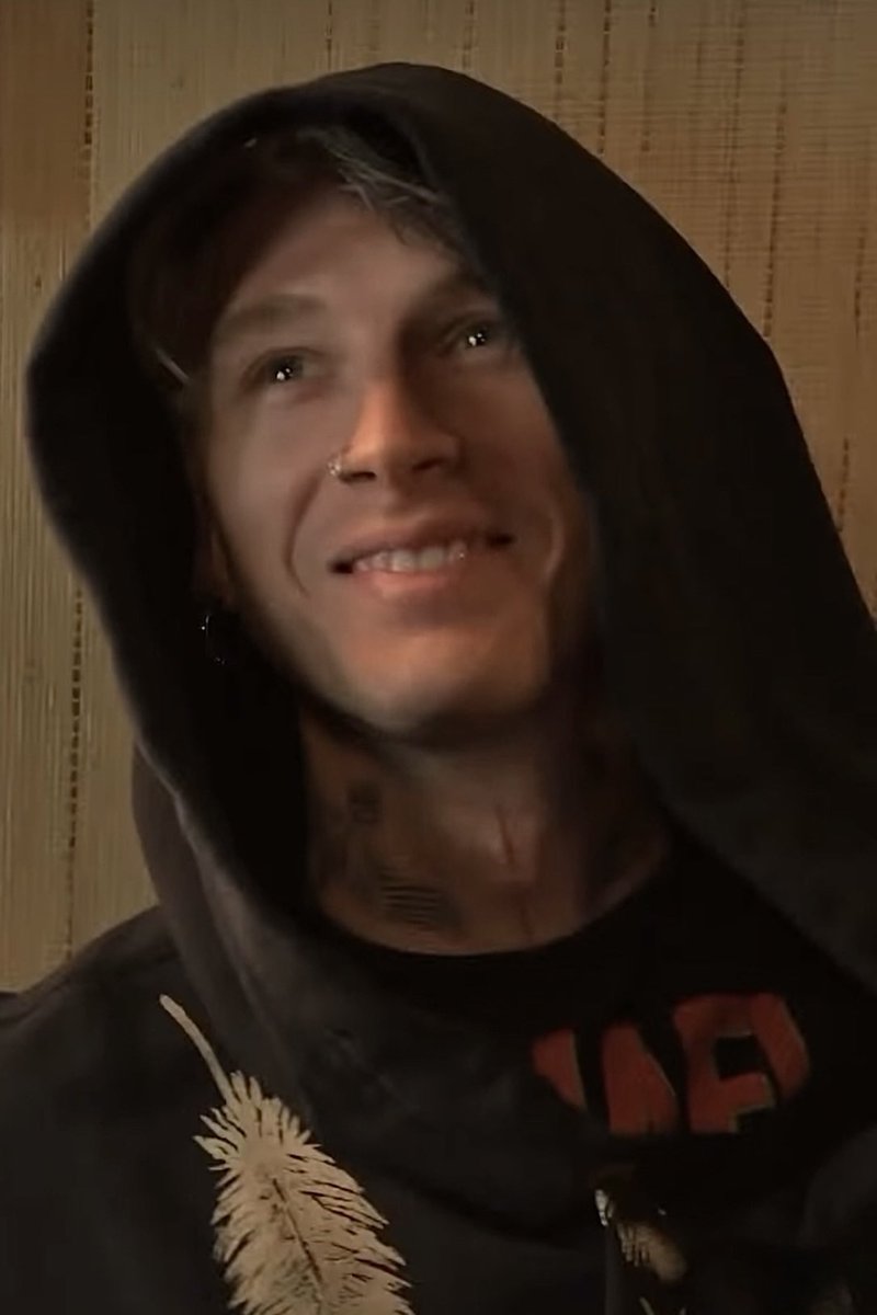 kristenESTXX 🚬 tweet media