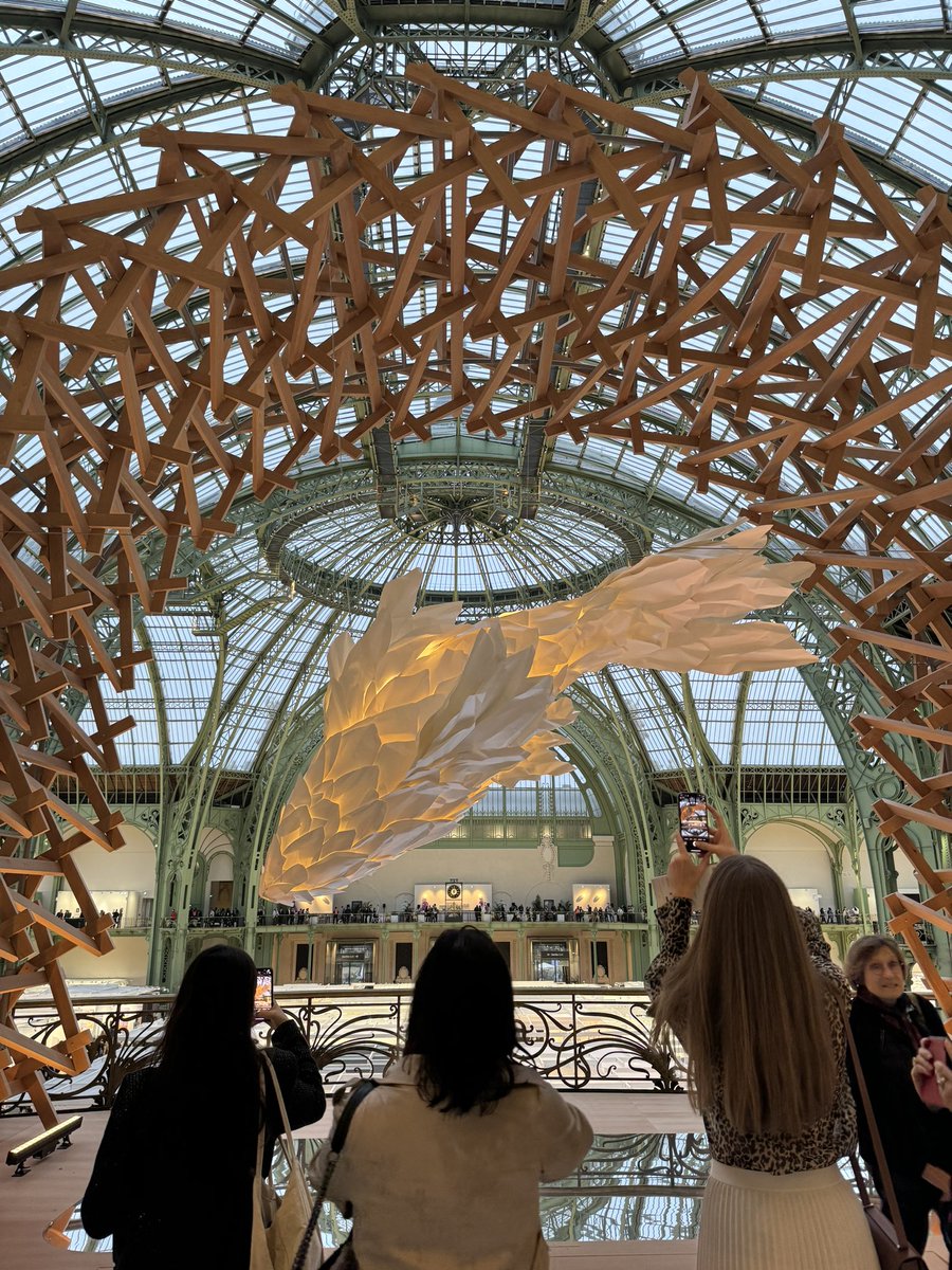 anece's tweet photo. Quelques coups de cœur (parmi une d’autres croisés ce soir à #ArtBaselParis édition 2024 (thread) https://t.co/ONUCMJ5wA1