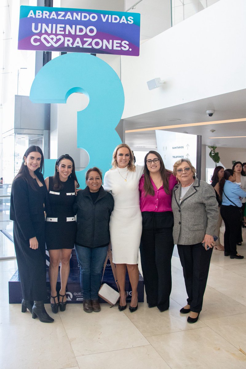 UPQoficial's tweet photo. 💫¡En Querétaro, todas y todos avanzamos #UniendoCorazones!  Nuestra rectora, @pm_diana , asistió al Tercer Informe de Actividades de la presidenta del Patronato del DIF Estatal de Querétaro, Lic. Car Herrera de Kuri 👩‍💼🙌 https://t.co/VY3qSoAtJQ