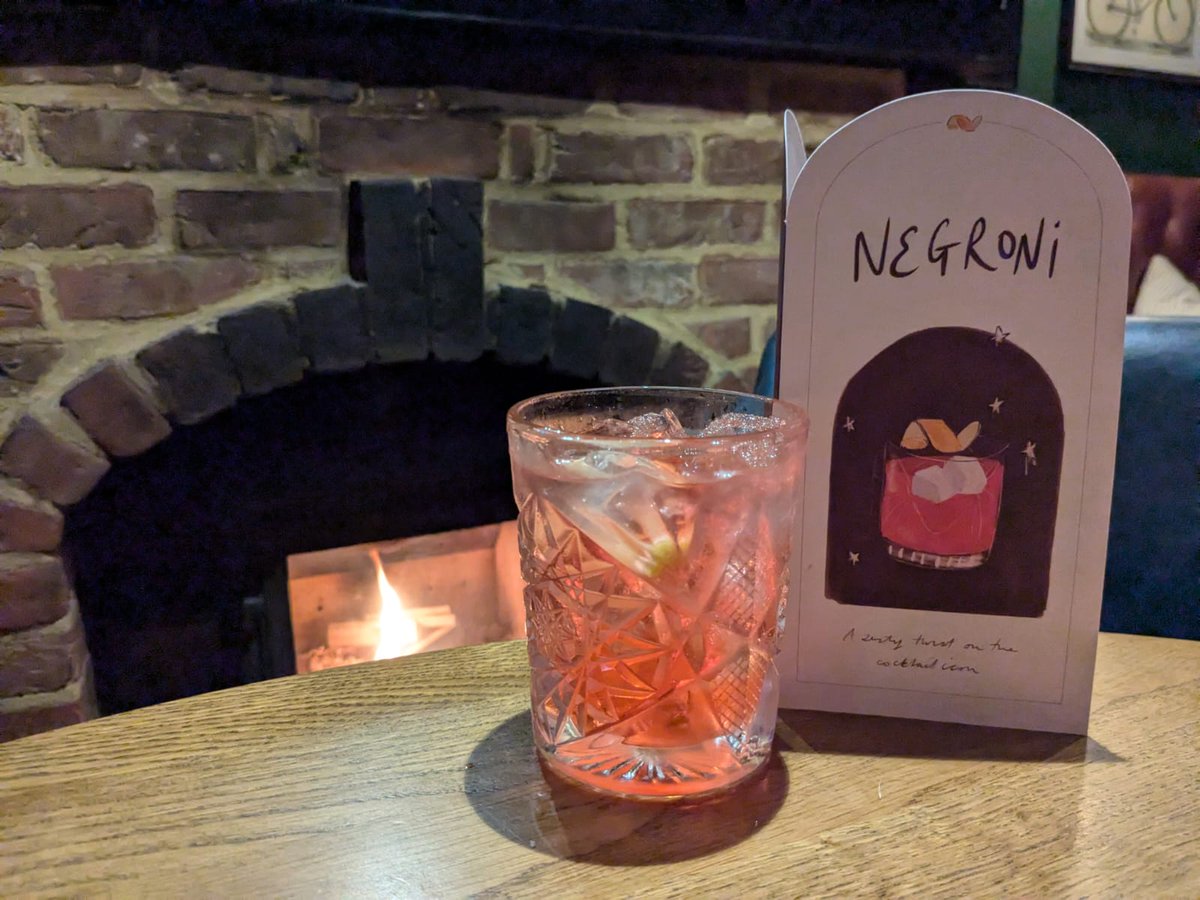 Lemon 🍋 Negroni 

A citrus take on an icon.
Campari, Plymouth Gin stirred with Allora Aperitive al Limone.

#cocktails #newmenu #windlesham #lighwater