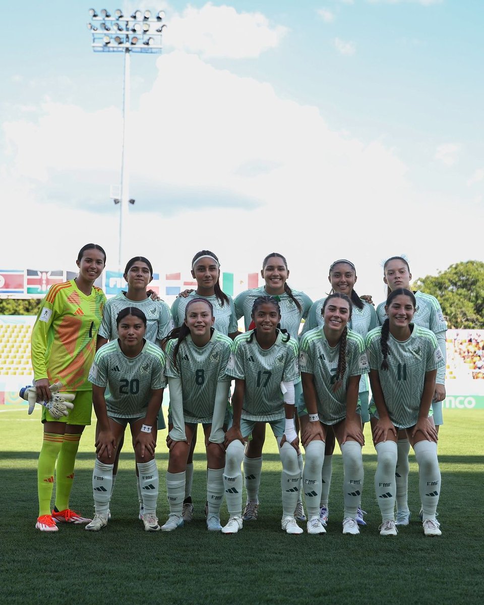 estoenlinea's tweet photo. #MundialSub17 ⚽ #FIFA 🏆
45' ⏱️ ¡Nos vamos al descanso! Qué vengas los goles de México para la segunda mitad. VAMOOOOS
🇰🇵 #RPDCorea 3️⃣🆚1️⃣ #México 🇲🇽
🔴 EN VIVO 👉https://t.co/qvia6BB1Uk https://t.co/7nDojRCjNU