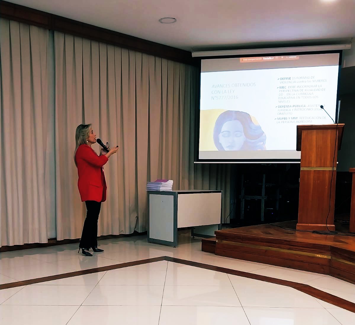 lilizayasgu's tweet photo. Participamos como panelista compartiendo experiencia y conocimiento en este magnífico encuentro con la asistencia de operadores del sistema de justicia. Celebro el interés en la capacitación en #Ddhhdelasmujeres, #ley5777, #Feminicidio y su jurisprudencia. ⚖️🇵🇾 https://t.co/EyiYXuN3uB
