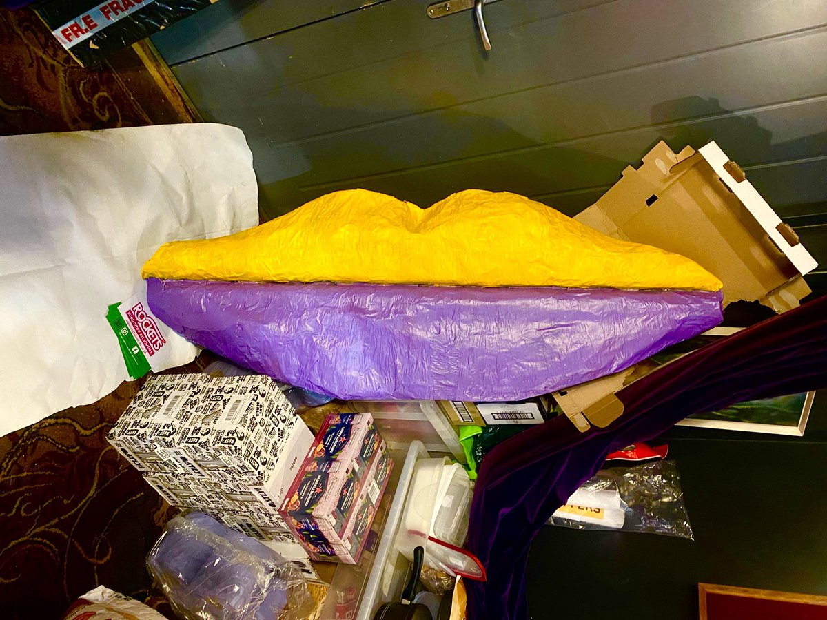 SLTs in Brighton have their lips ready to ‘Speak Up for DLD’ in Brighton on Jubilee Square tomorrow! 
Great work by Rocket Artists! #DLDday <a href="/RADLDcam/">RADLDcampaign</a> <a href="/Afasic/">Afasic</a> 
<a href="/NAPLIC/">NAPLIC</a> @scft_yourfuture