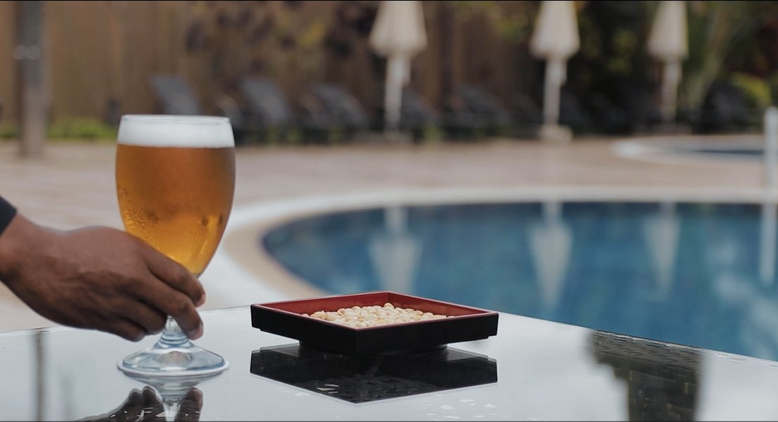 FPIkotEkpene's tweet image. Dive into good times at our Happy Hour! Join us at the pool bar for refreshing drinks, great vibes, and sunset views that will take your relaxation to the next level. 
#PoolsideCheers #HappyHour #TGIF #bars #fourpointsikotekpene