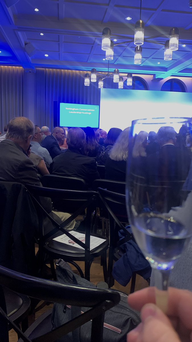 James_Tory_'s tweet photo. 🔵Had a great evening on Tuesday at the Nottingham Conservatives Leadership Hustings, there was a firm winner for me. 
🔵I will be Voting for @RobertJenrick to be the next Leader of our #ConservativeParty and our next Prime Minister.
#JoinJenrick #ConservativePartyLeadership 
1/2 https://t.co/gjLLgg04LR