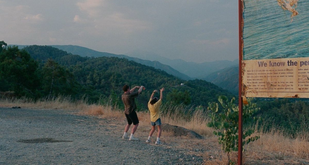 TheCinesthetic's tweet photo. Aftersun (2022) dir. Charlotte Wells https://t.co/6GEiKCHiDF