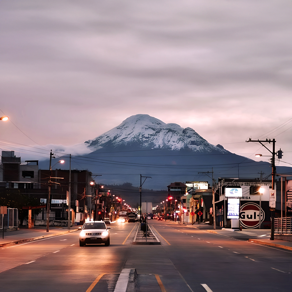 RiobambaBot's tweet photo. ★ Espectacular toma del Chimborazo desde Riobamba. 🗻❤🇪🇨 📸: Omar Paredes https://t.co/p4P4neaRcR