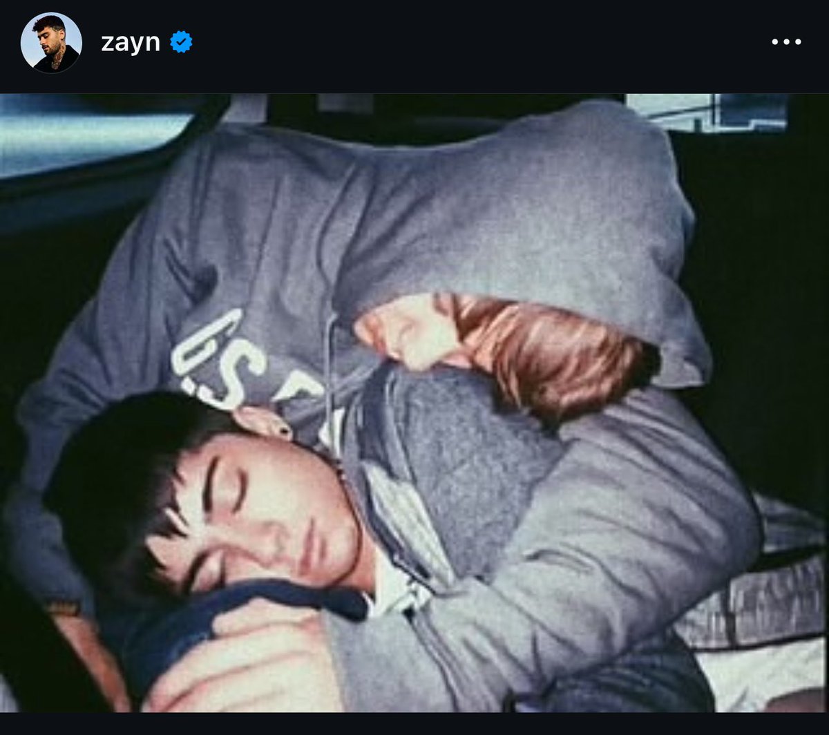 angelslouisw's tweet photo. el post de Zayn y lo primero que dice es “Liam, me he encontrado hablándote en voz alta esperando que puedas oírme” de dónde sacó yo más lágrimas?? https://t.co/zX8aEzaDR2