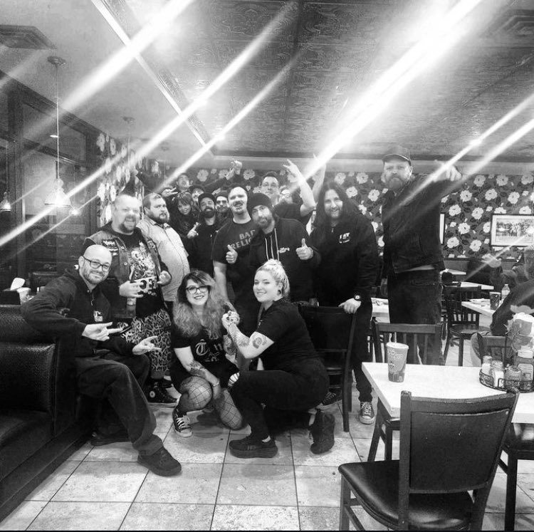 muteprinttt's tweet photo. Sharing this everywhere bc eating tacos with cigar is all I care about https://t.co/OWeF3qbNNm