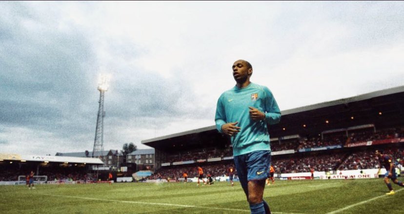 Thierry Henry warming up at Tannadice before his debut for <a href="/FCBarcelona/">FC Barcelona</a>.