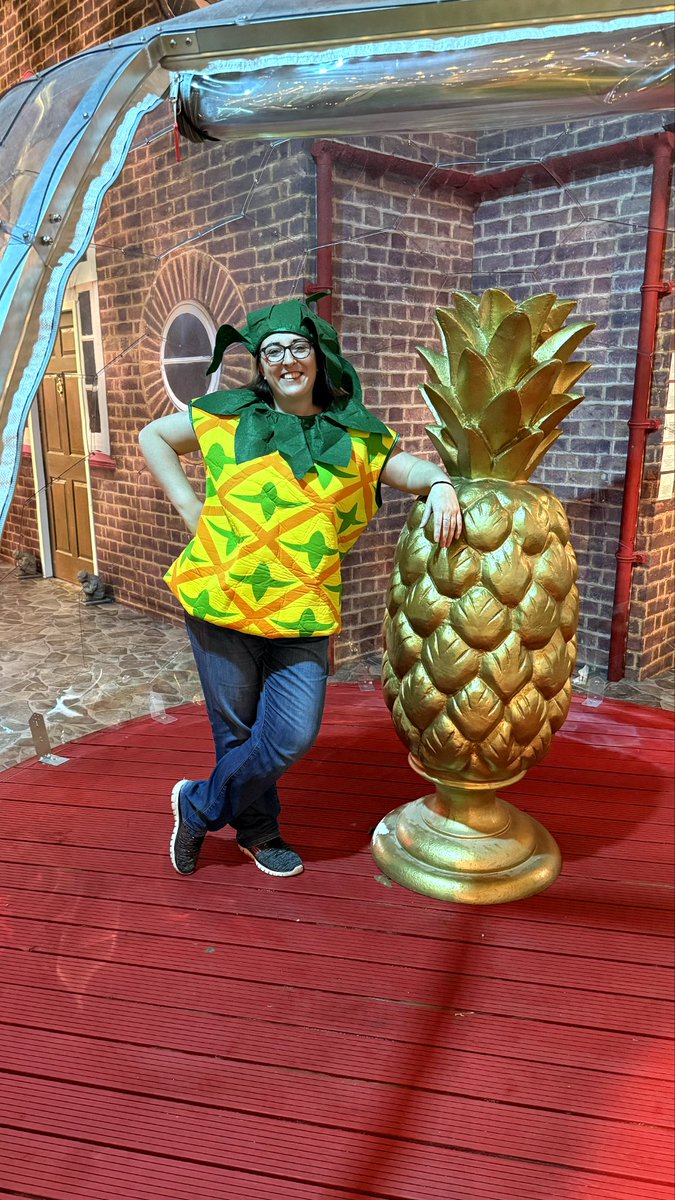 doothcrow's tweet image. I had an amazing time at the #TaskmasterExperience this week. I highly recommend!! &amp;amp; you can just go hang out, have a beer, have a sandwich &amp;amp; check out the little #Taskmaster museum!! Perfect for any Taskmaster fan. Thank you @AlexHorne, thank you @taskmaster, thank you @gdavies