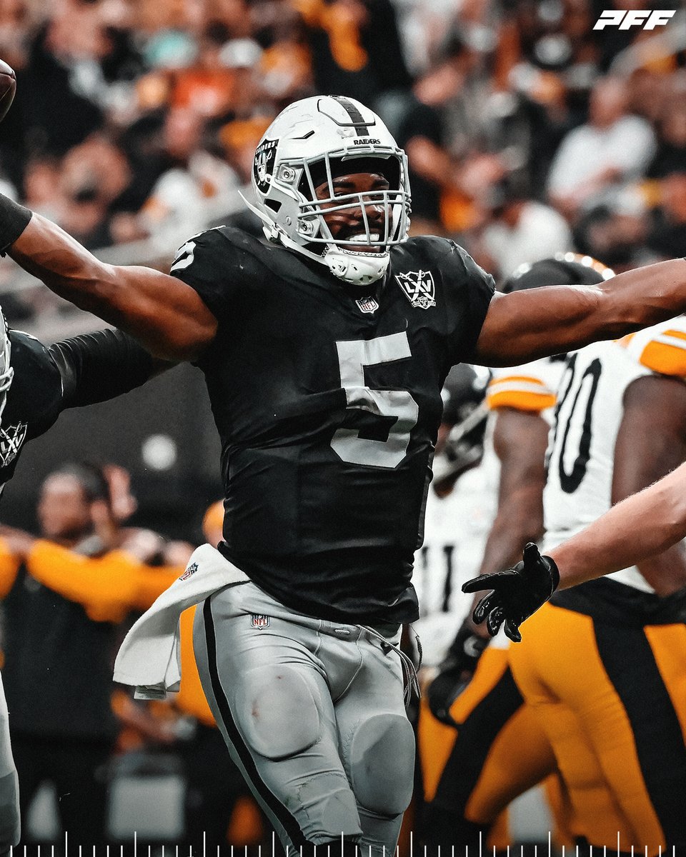 Divine Deablo among LBs in Week 6:

☠️ 89.9 PFF grade (3rd)
☠️ 90.8 coverage grade (2nd)
☠️ 2 pressures
☠️ 1.0 sack
☠️ -2 receiving yards allowed