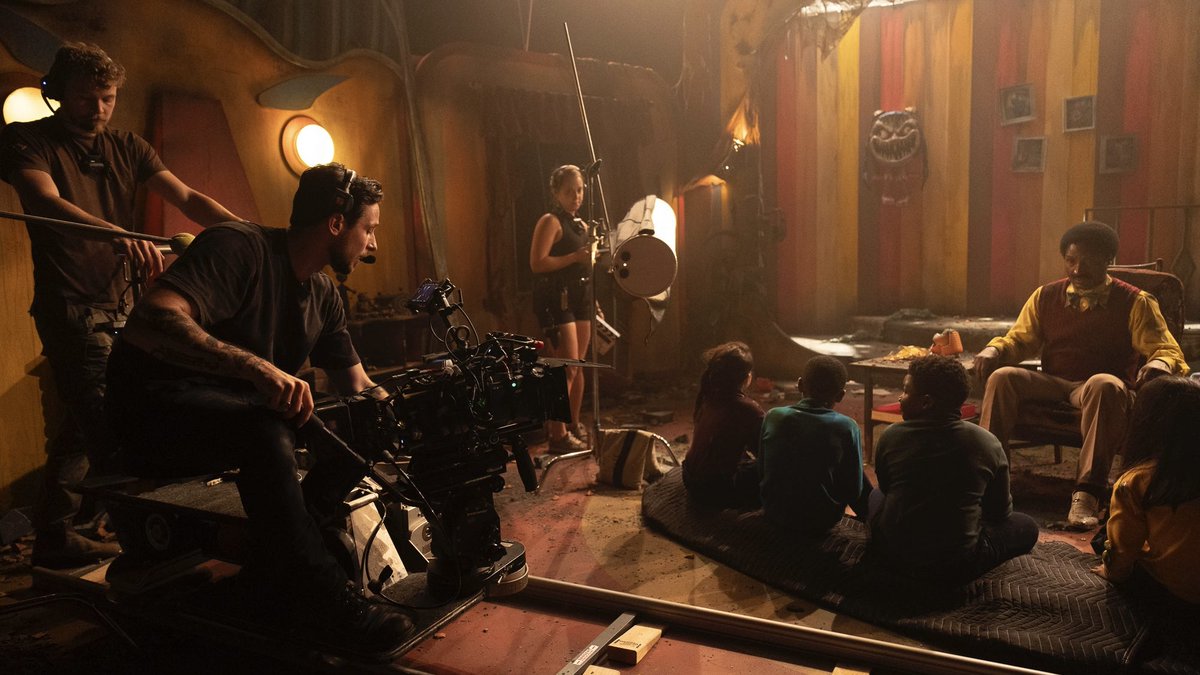 ARRIChannel's tweet photo. “Our two refs were "Menace II Society" and "Juice"… I wanted lenses that reflected the qualities sought after in that era- aberration-free, sharp, but still with character. #ARRI #SignaturePrimes with #ALEXAMiniLF.” -- DP Powell Robinson on @hulu's 
#MrCrocket BTS: Ryan Collerd https://t.co/ke8iJC6Z42