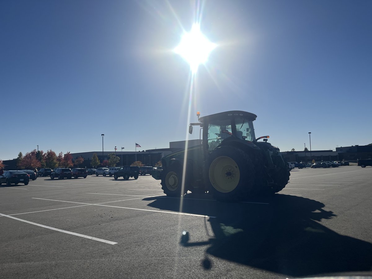 PHYXTVpreps (@phyxtvpreps) on Twitter photo โWho moved my tractor???โ#WelcomeToWinneconne #HomeSchoolLife โWho moved my tractor???โ#WelcomeToWinneconne #HomeSchoolLife