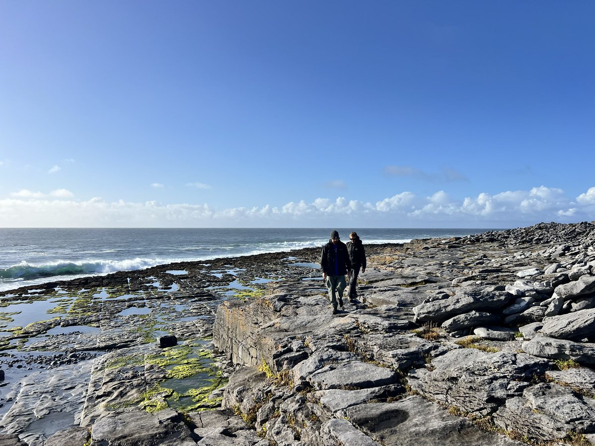 Day five in the field for winter sensor deployment to instrument boulders and platforms to monitor how #stormsmoveboulders 🌊🪨 this is now the third year in this longitudinal study!